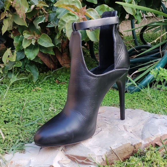 DIVORCE CLEARANCE-TAKING OFFERS Vince Women's Heels Made In Italy Sz 8 M Euro - Picture 7 of 13